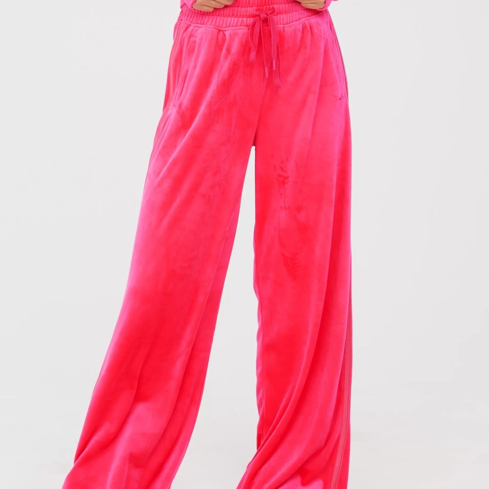 Offline by Aerie Hot Pink Velour Wide Leg Pants Great Condition Size Small